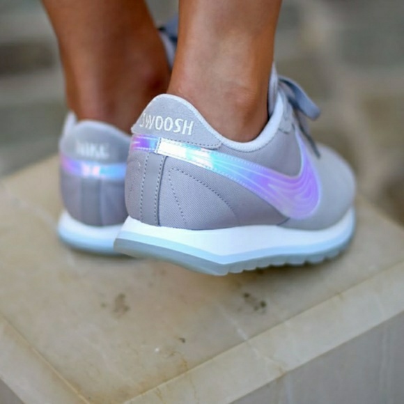 New In Box! Rare Nike Gray Sneakers - Picture 8 of 8